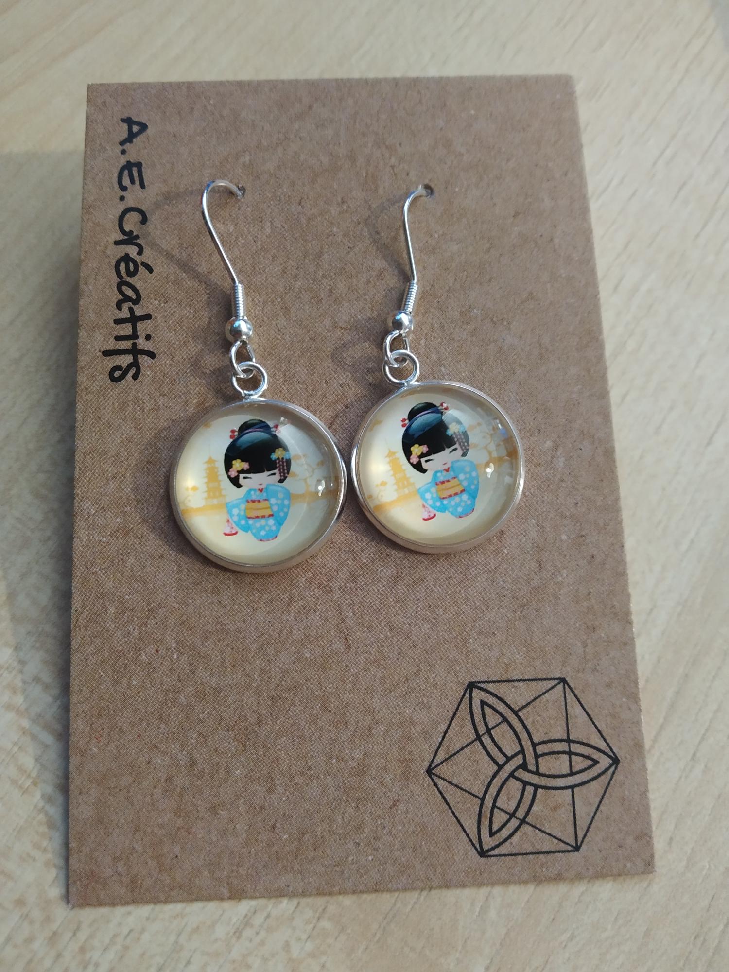 Boucles d&#039;oreilles Kokeshi ville jaune 