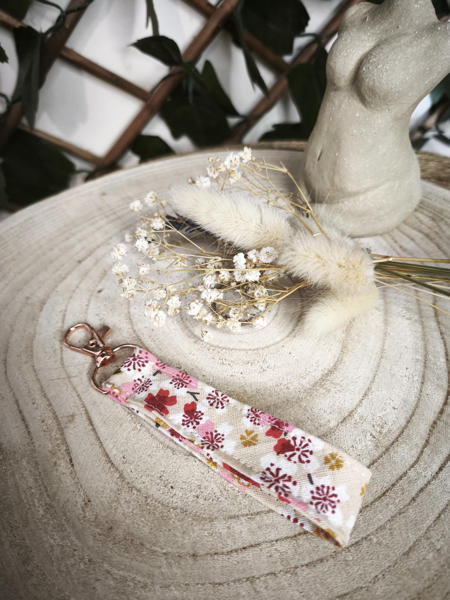 Porte clé - fleurs rouge rose