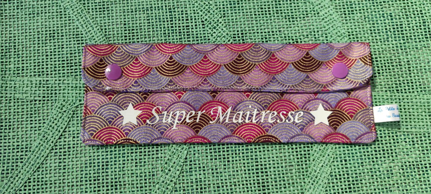 Pochette à crayons violet rose 