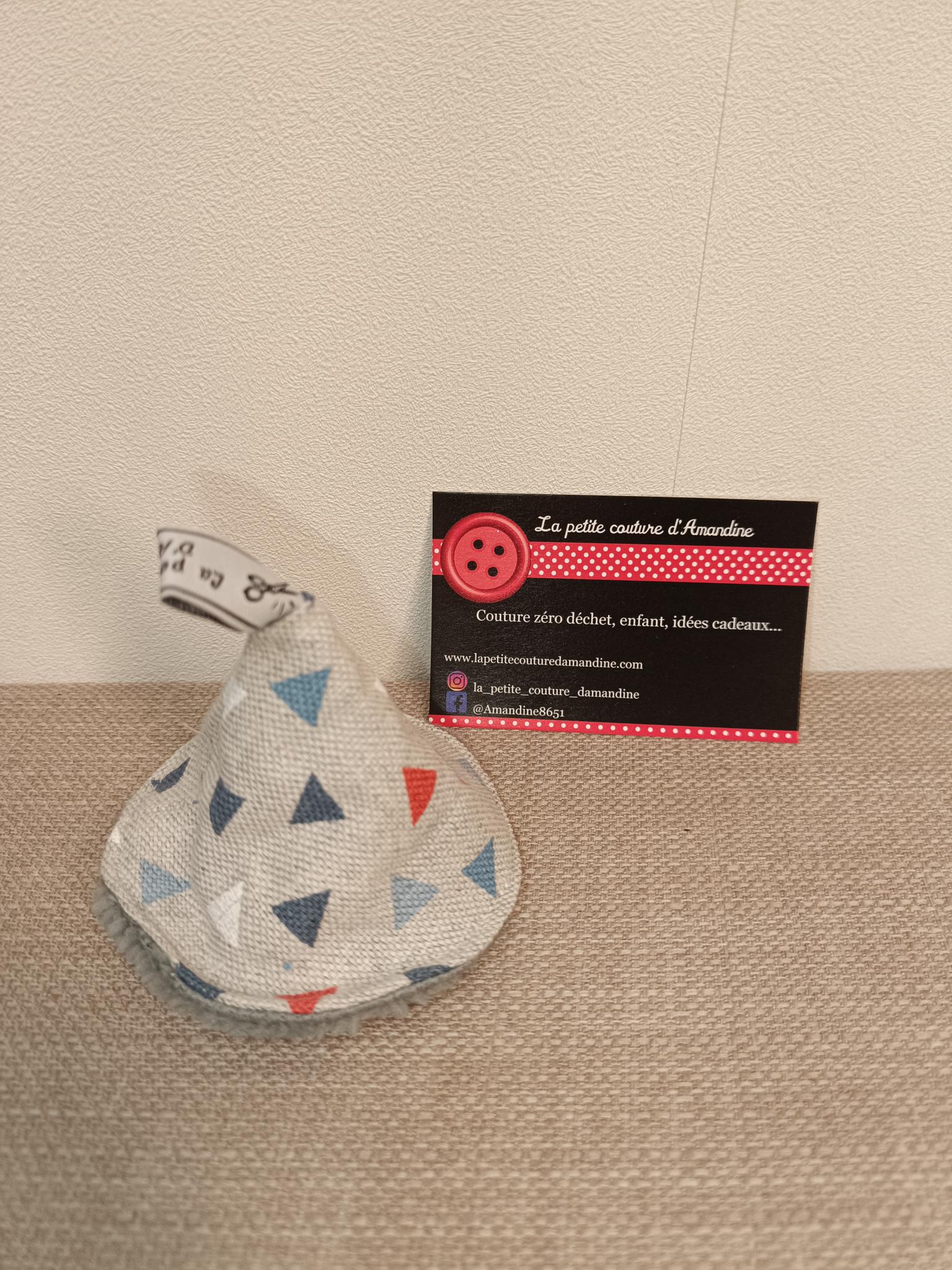 Tipi des pipis motif triangles 