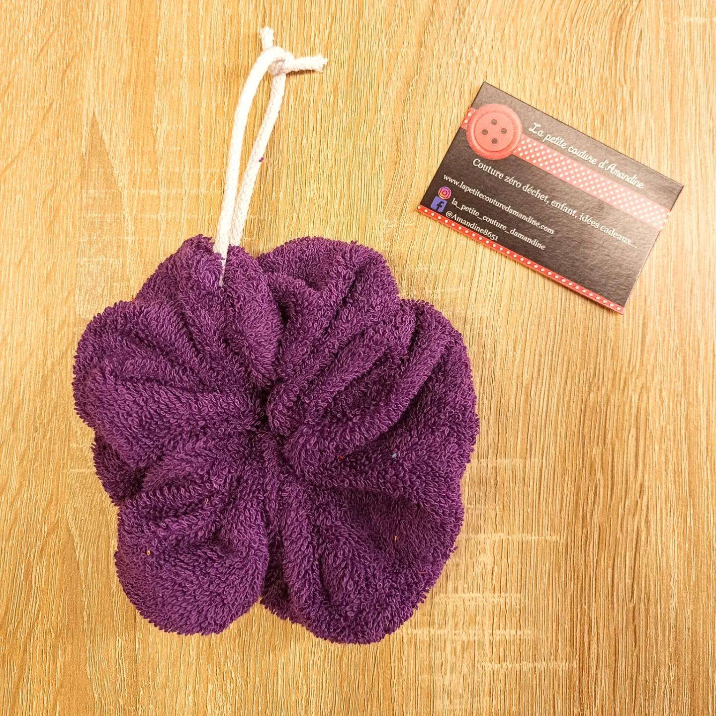 Fleur de douche violette