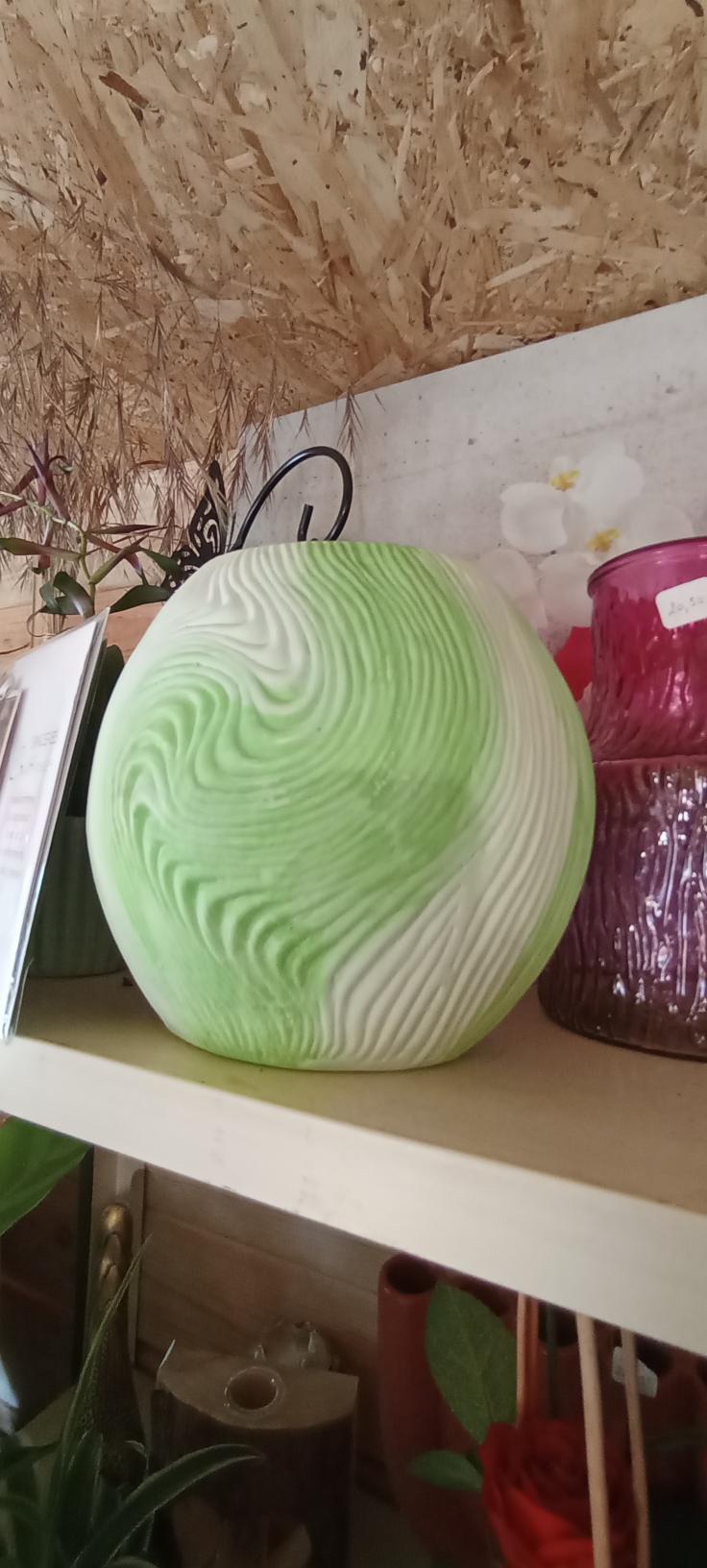 Vase boule hauteur 16cm