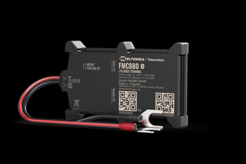 GPS Tracker 4G Build-in FMC880 + 1 year live tracking