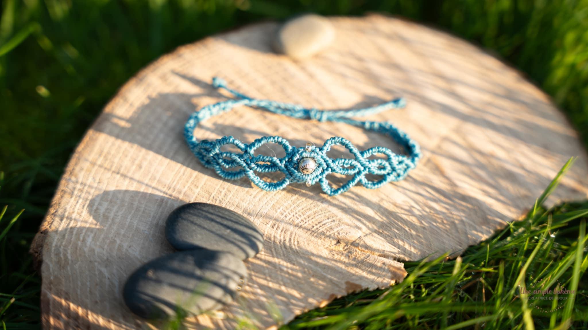Bracelet en micro-macramé bleu Turquoise 