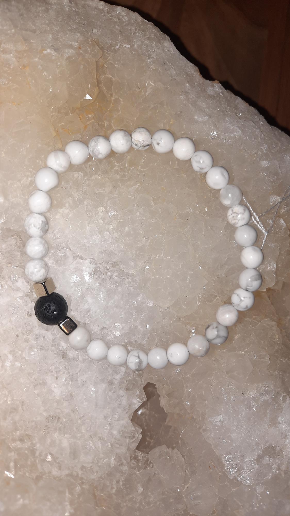 Bracelet Howlite Et Pierre De Lave