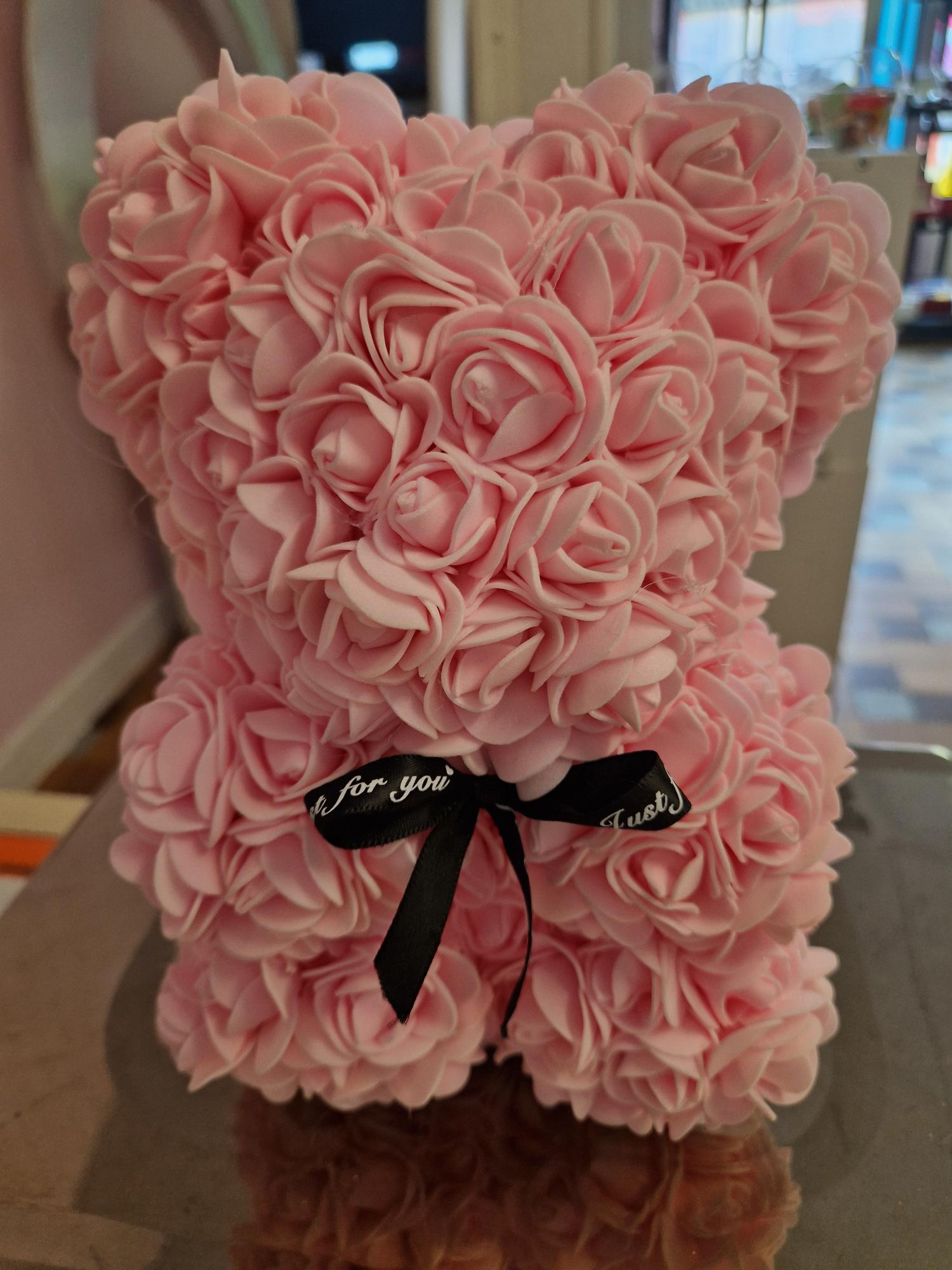 Ourson 20 cm en rose artificielle