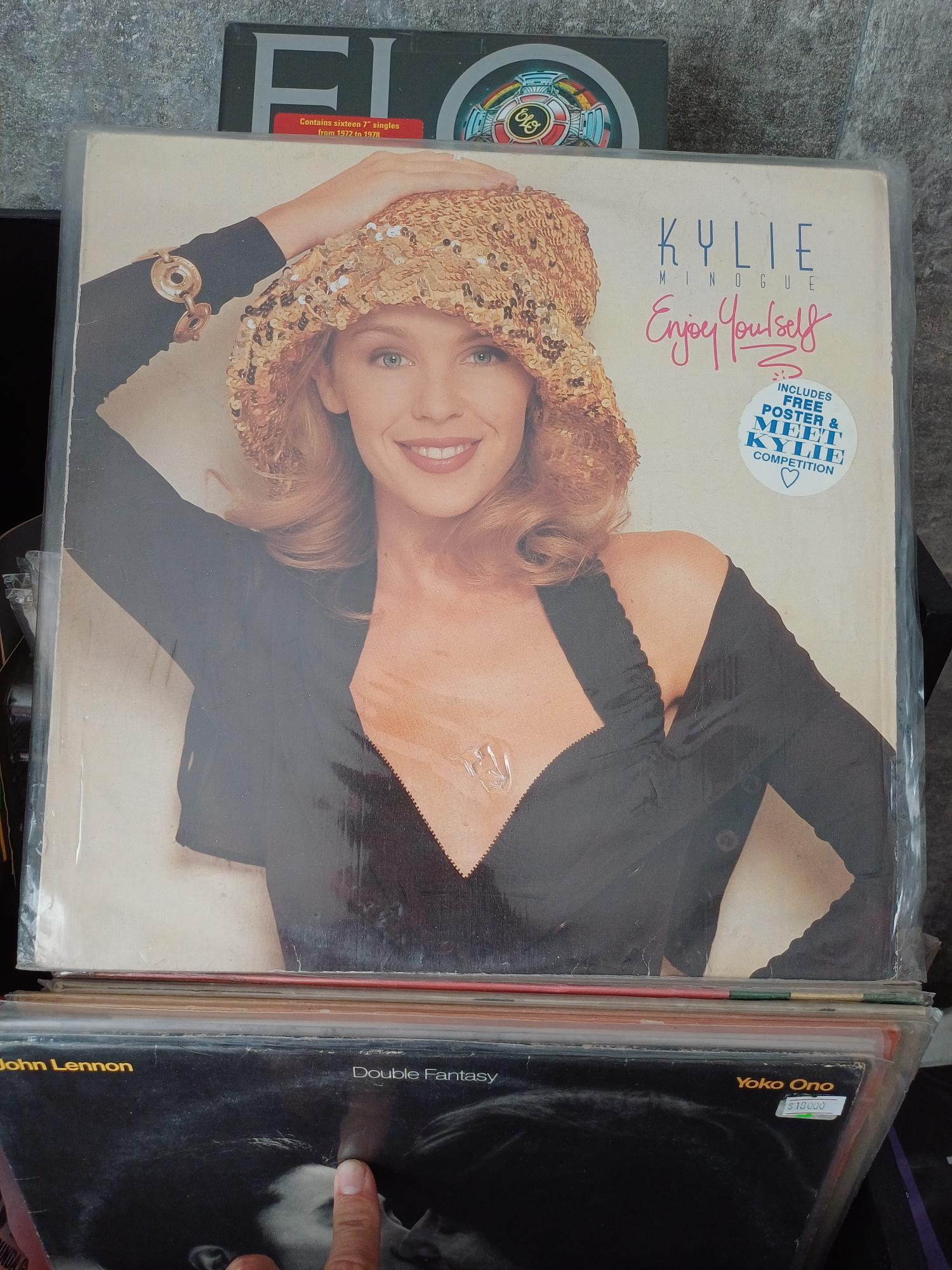 Kylie Minogue - Enjoy Yourself