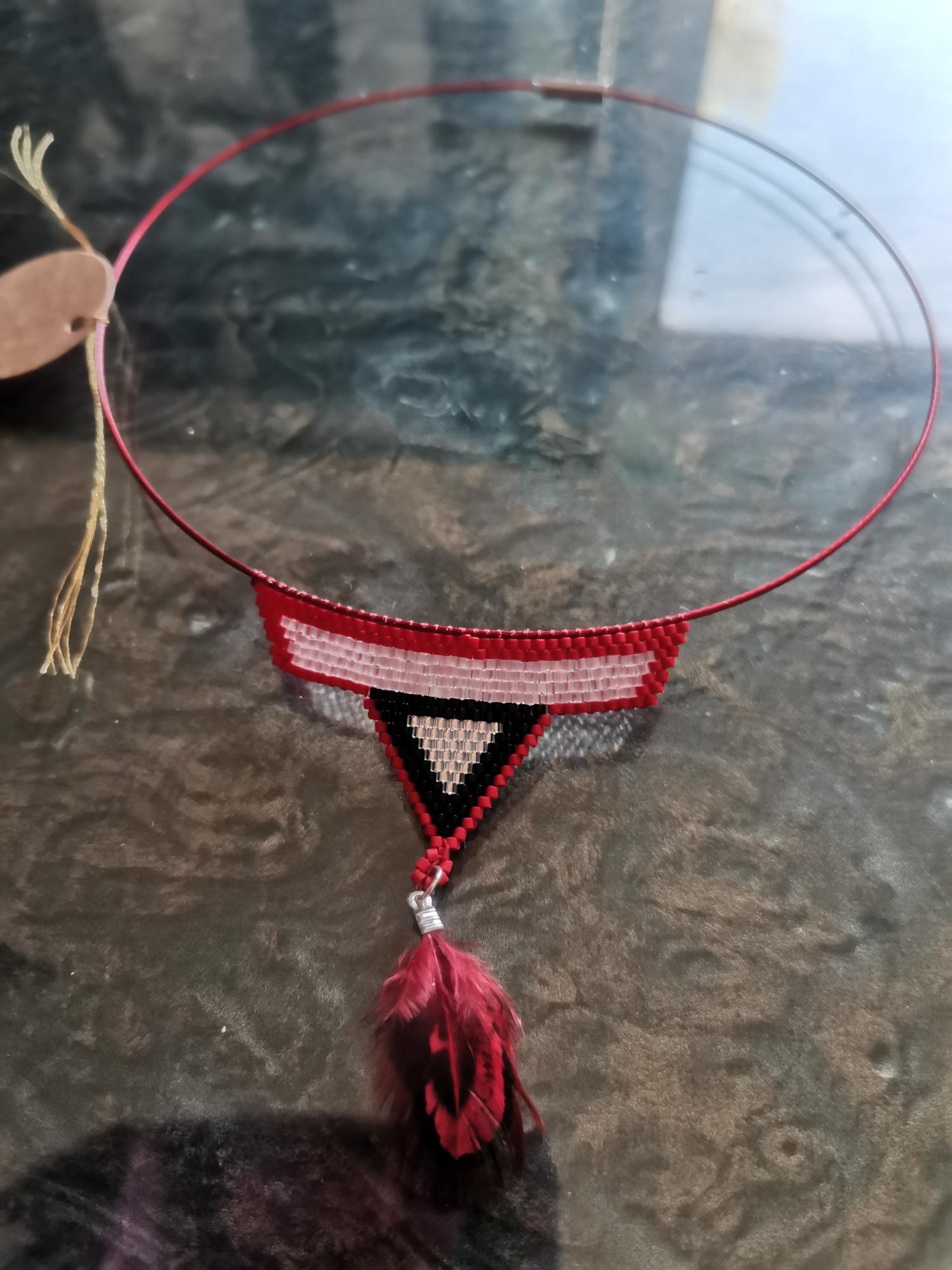 Collier indien rouge et noire 
