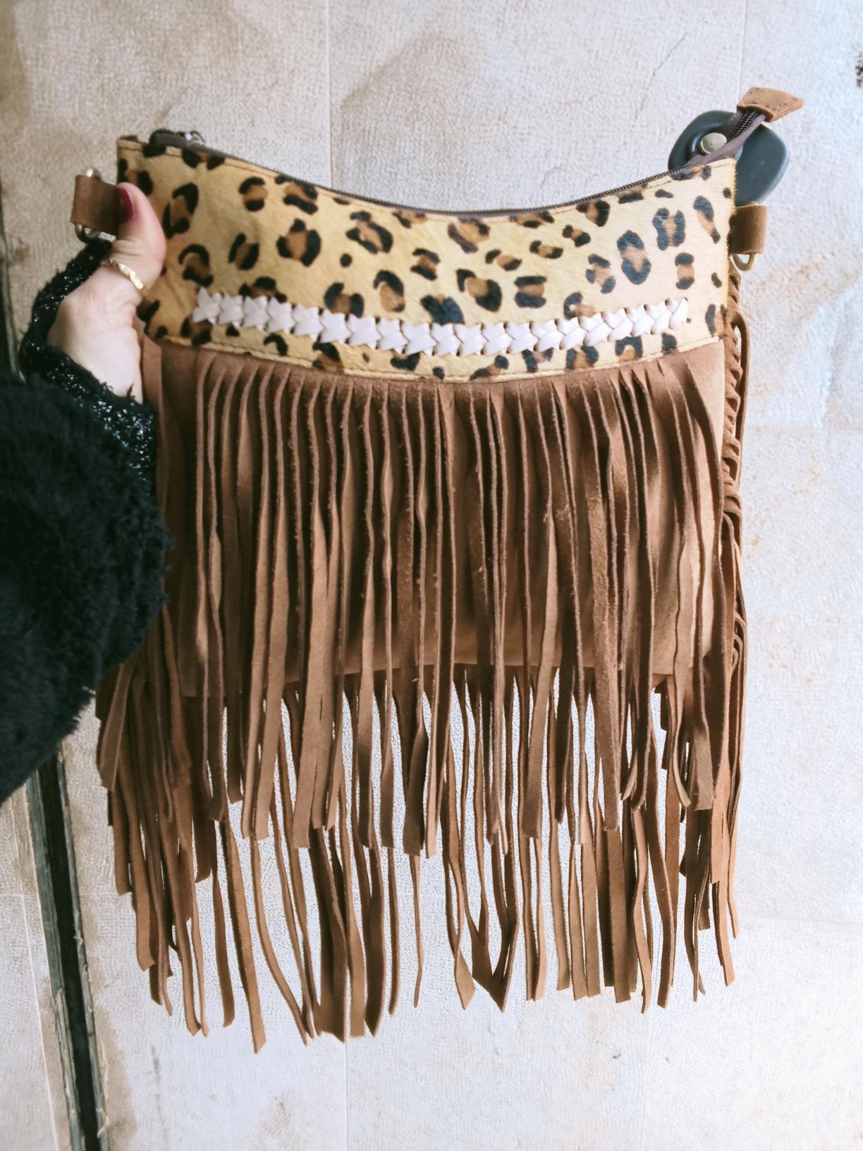 Mala de franjas em pele colorida 