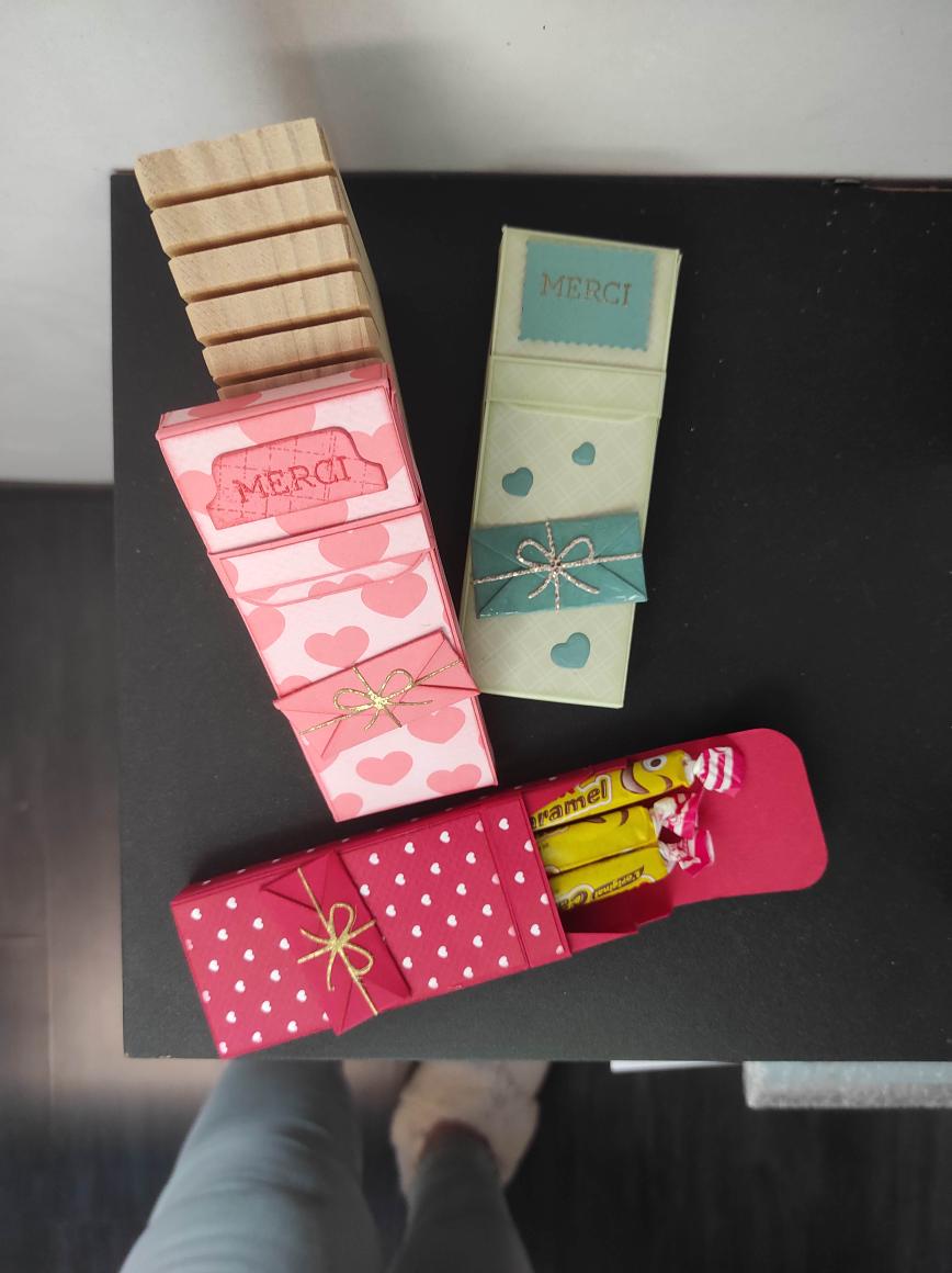 Lot de 4 boîtes "carambar"