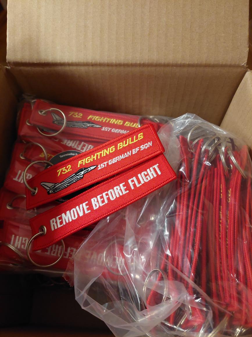 732 FIGHTING BULLS Remove before flight key chain