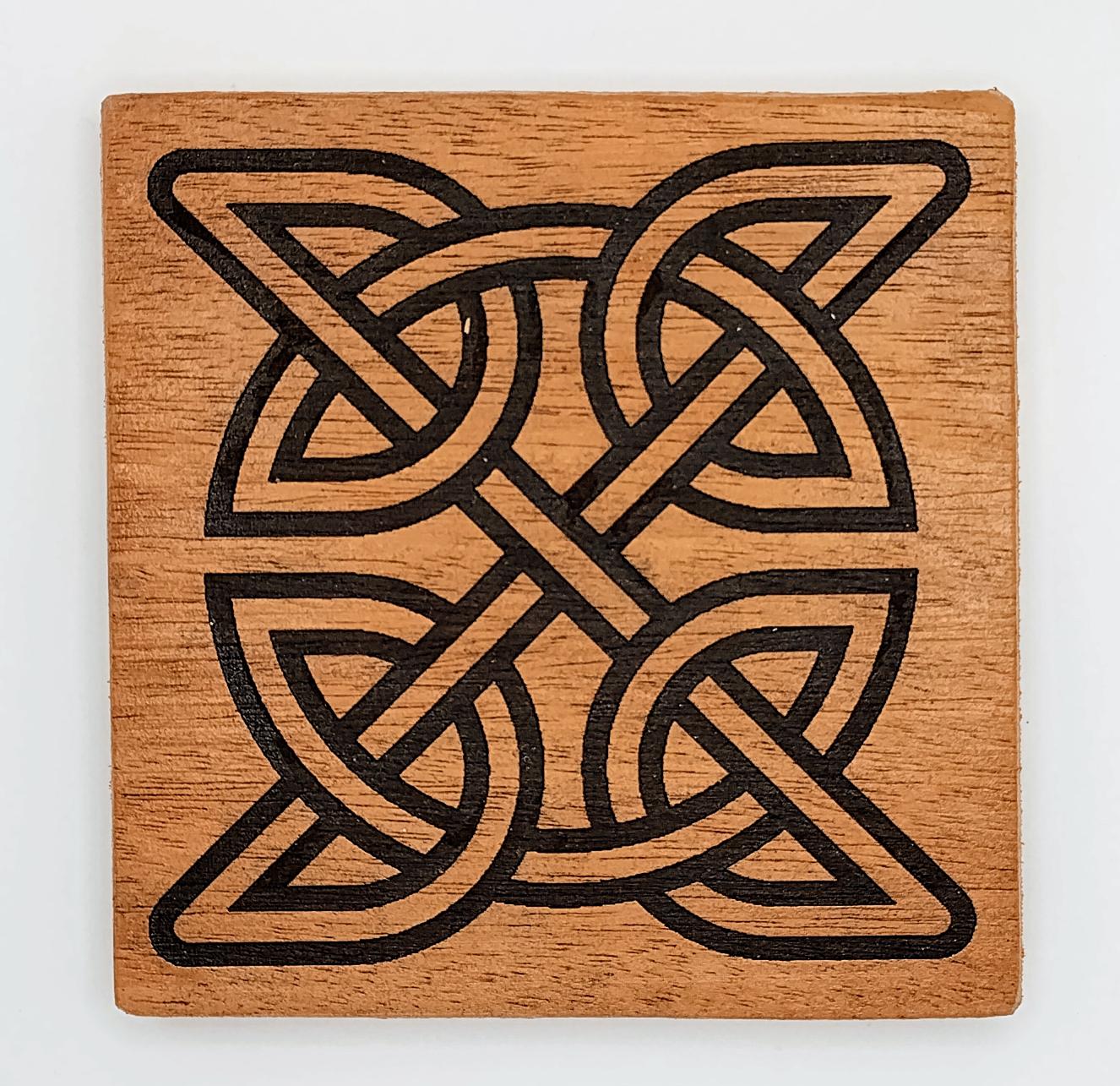 Wooden coaster - Celtic knot