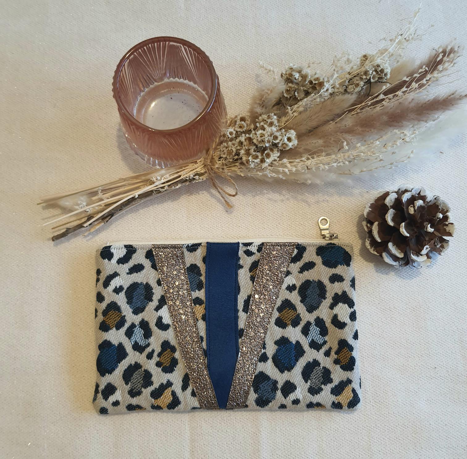 Pochette léopard bleu
