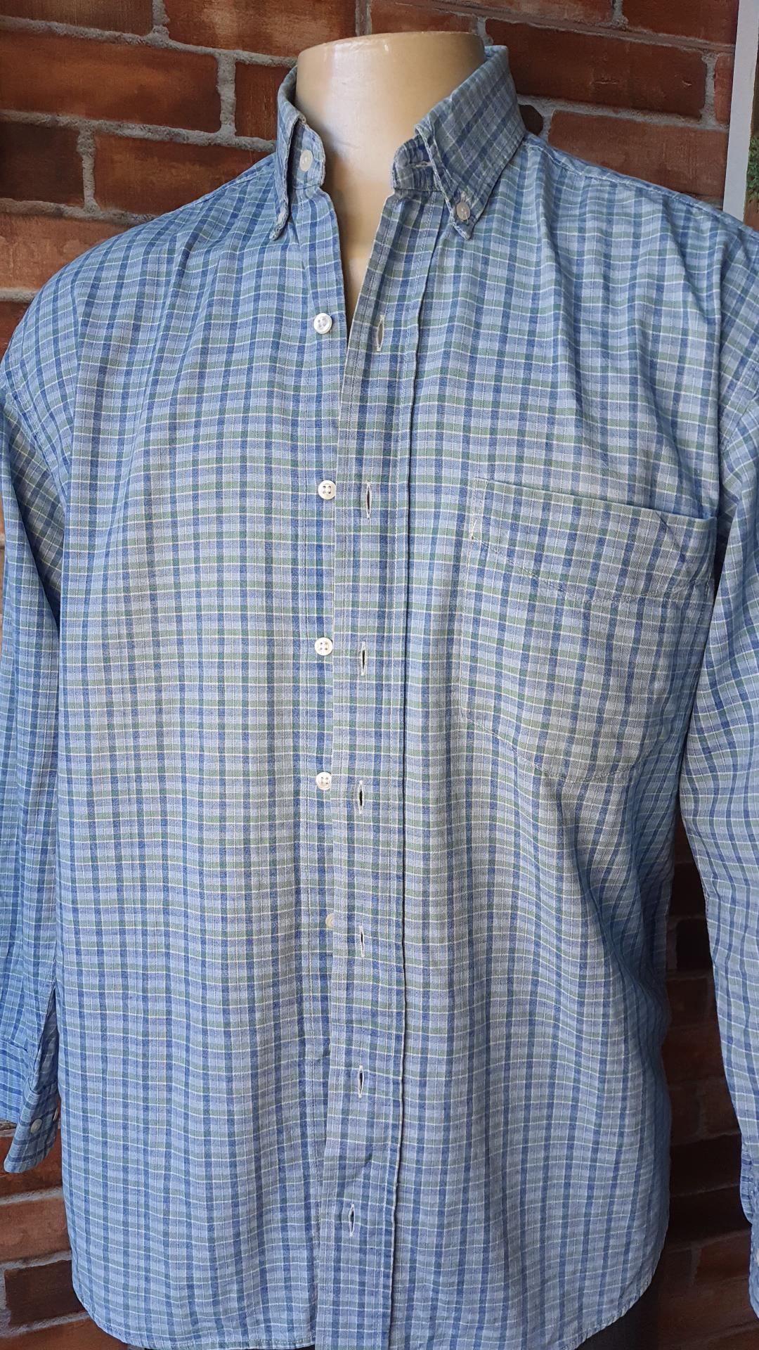 👕 Quadriculado, T/02. OBS: Usado Super Conservado.  Manga Longa