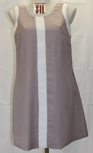 Robe taupe et blanc 