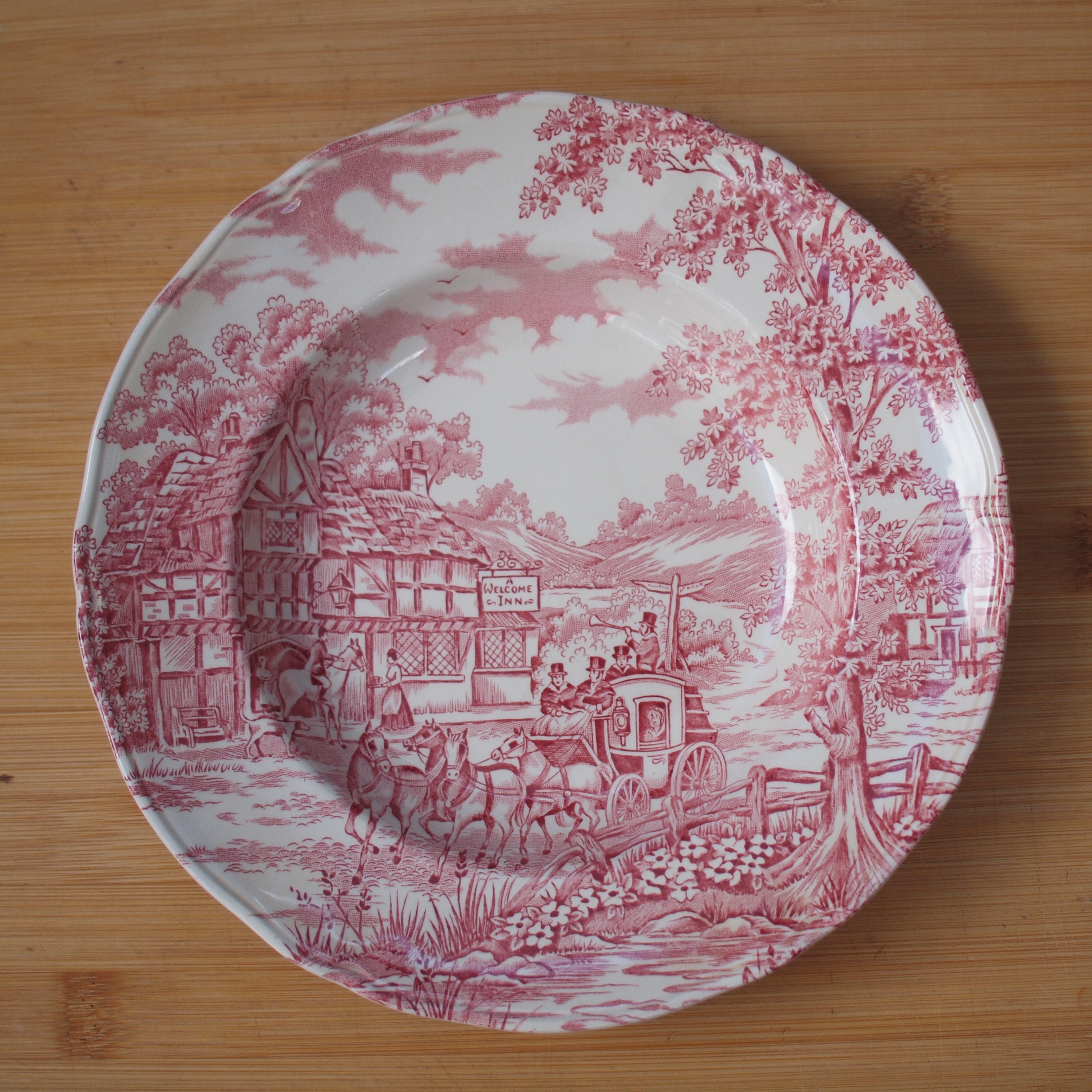 Alfred Meakin | Soepbord (diameter 22,5 cm | hoogte 3 cm) ‘Coaching Days’ motief in roze kleur | Vintage