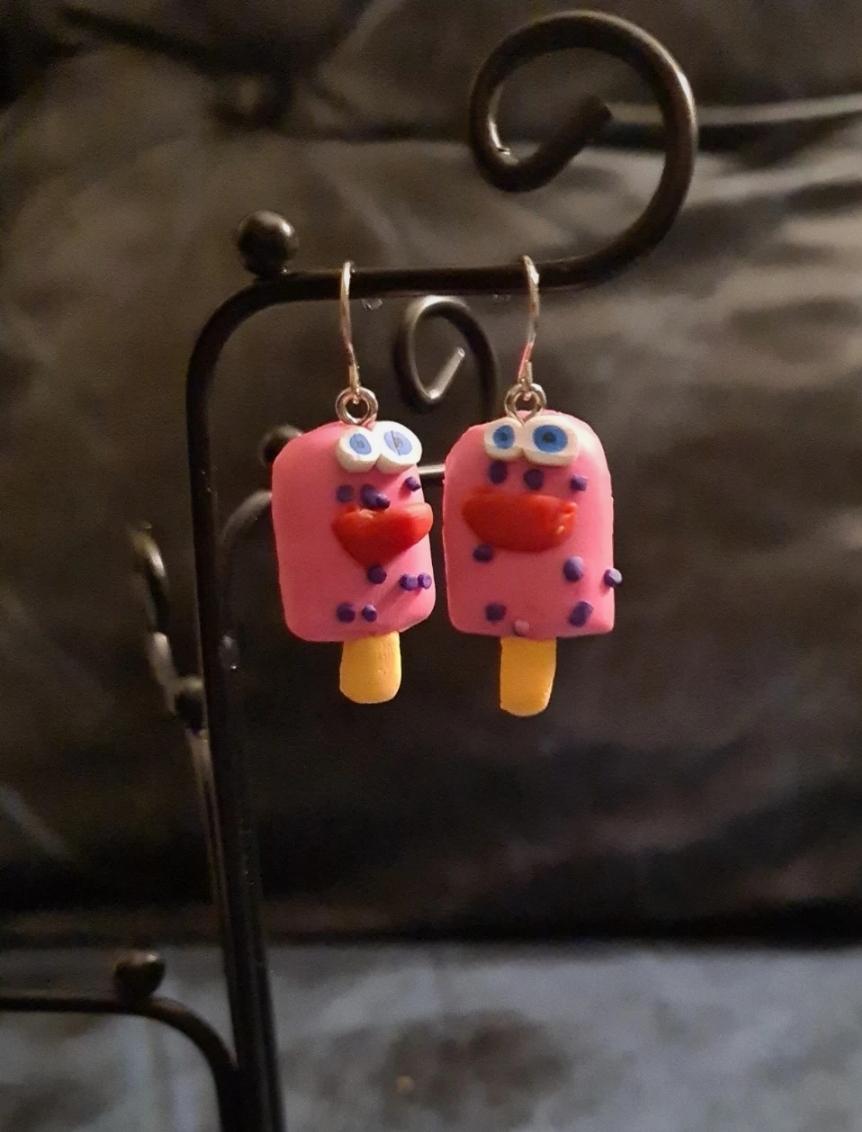 Earrings Happy Face Lollipop Ice Lolly Pink Lever Backs