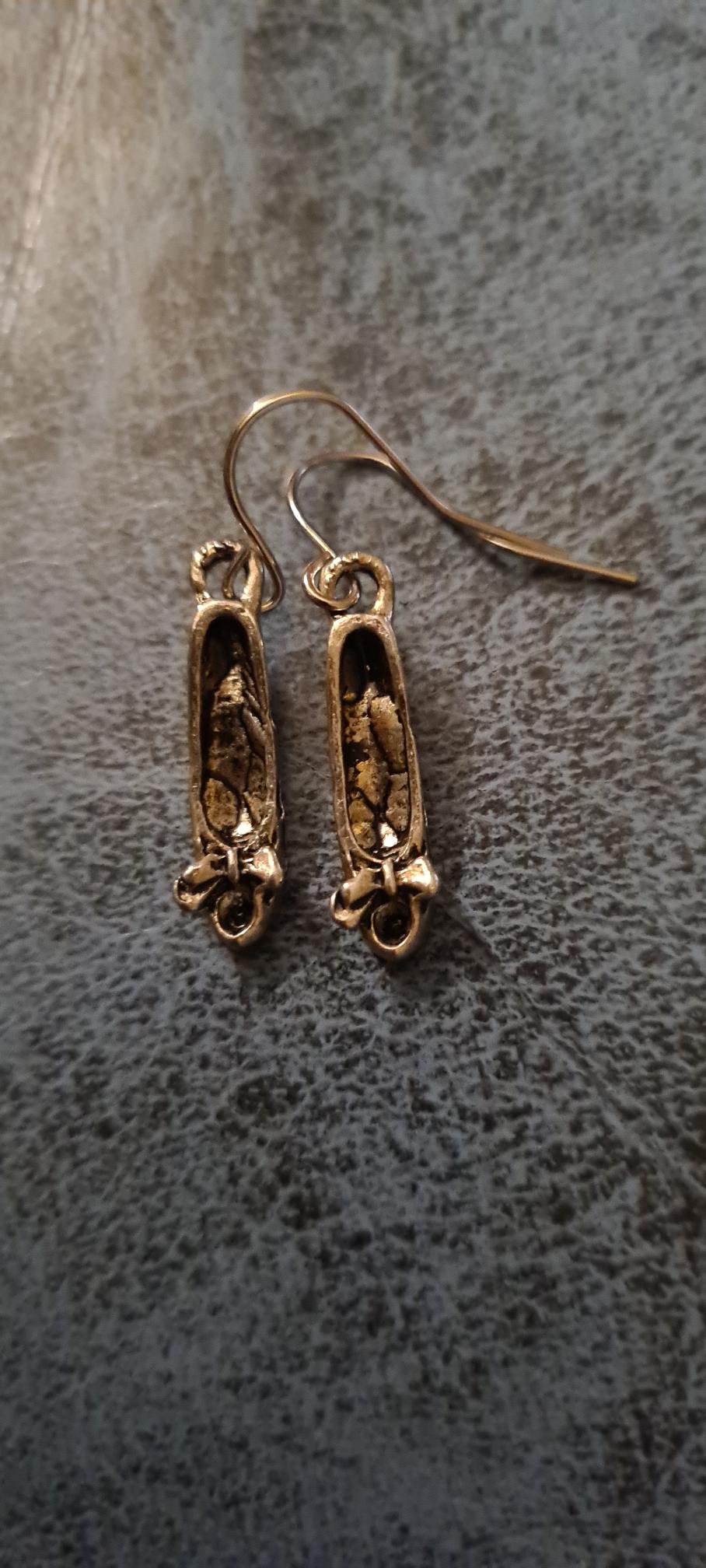 New Small Silver Kitten Heel Shoe Earrings Hooks