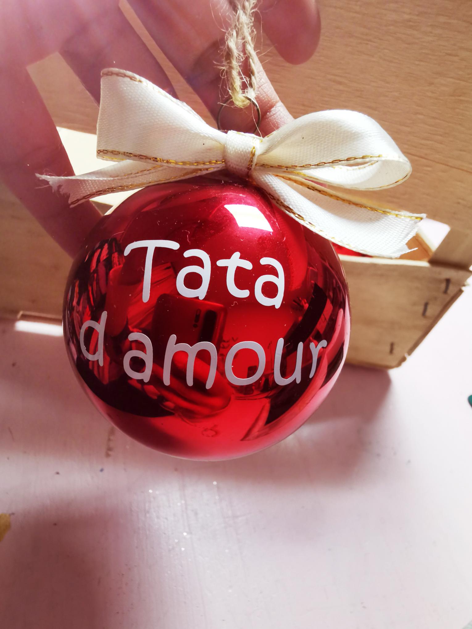 Boule de Noël "tata d'amour"