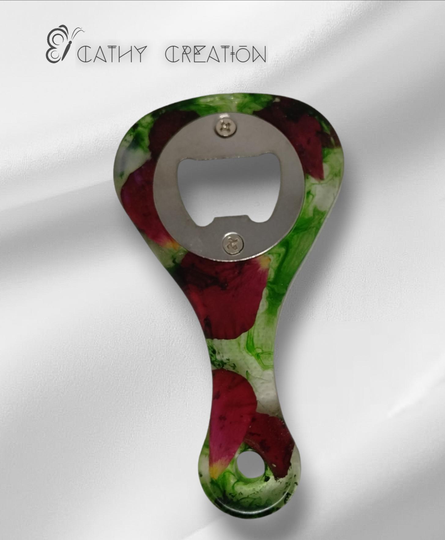 Décapsuleur avec inclusion de pétales de roses 