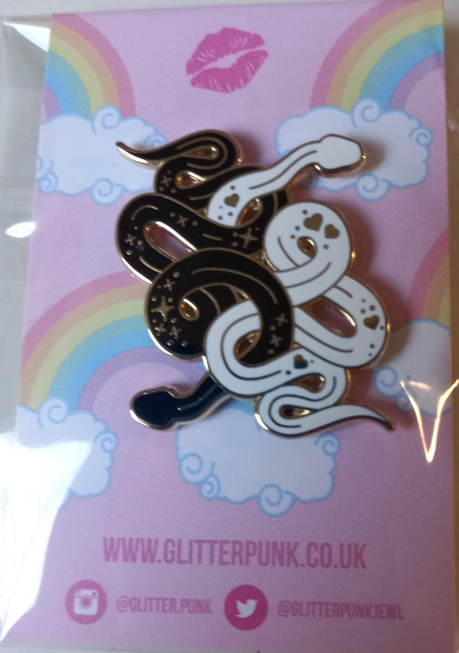 Spilla con illustrazione 