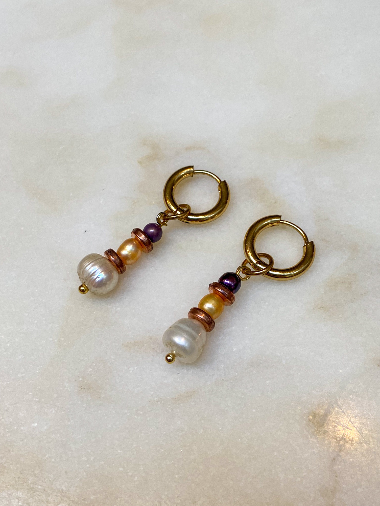 Perla Vintage Huggie