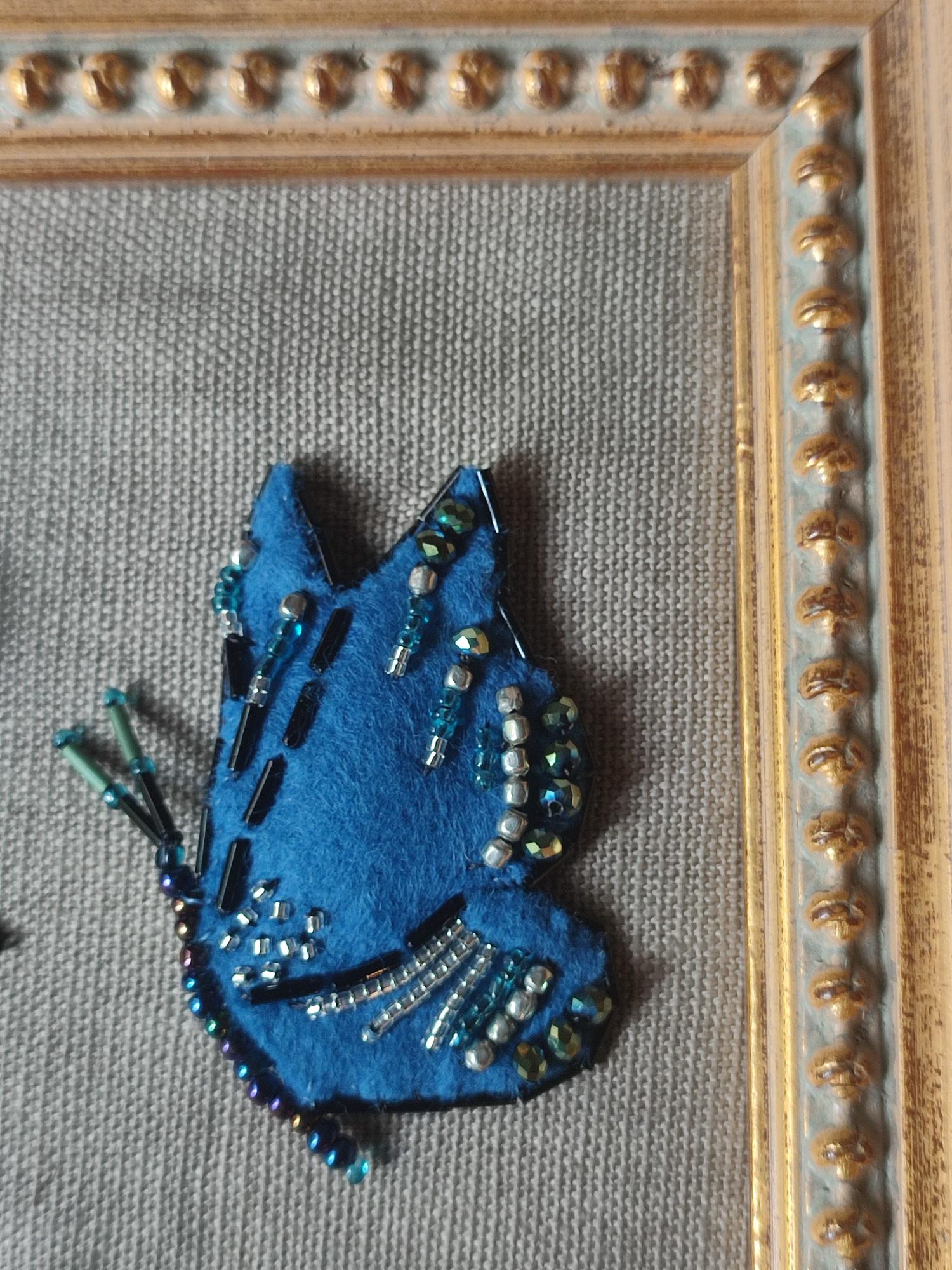 Broche &quot;papillon 🦋&quot; bleu, argent, noir tissée main en perles de verre miyuki, pièce unique 