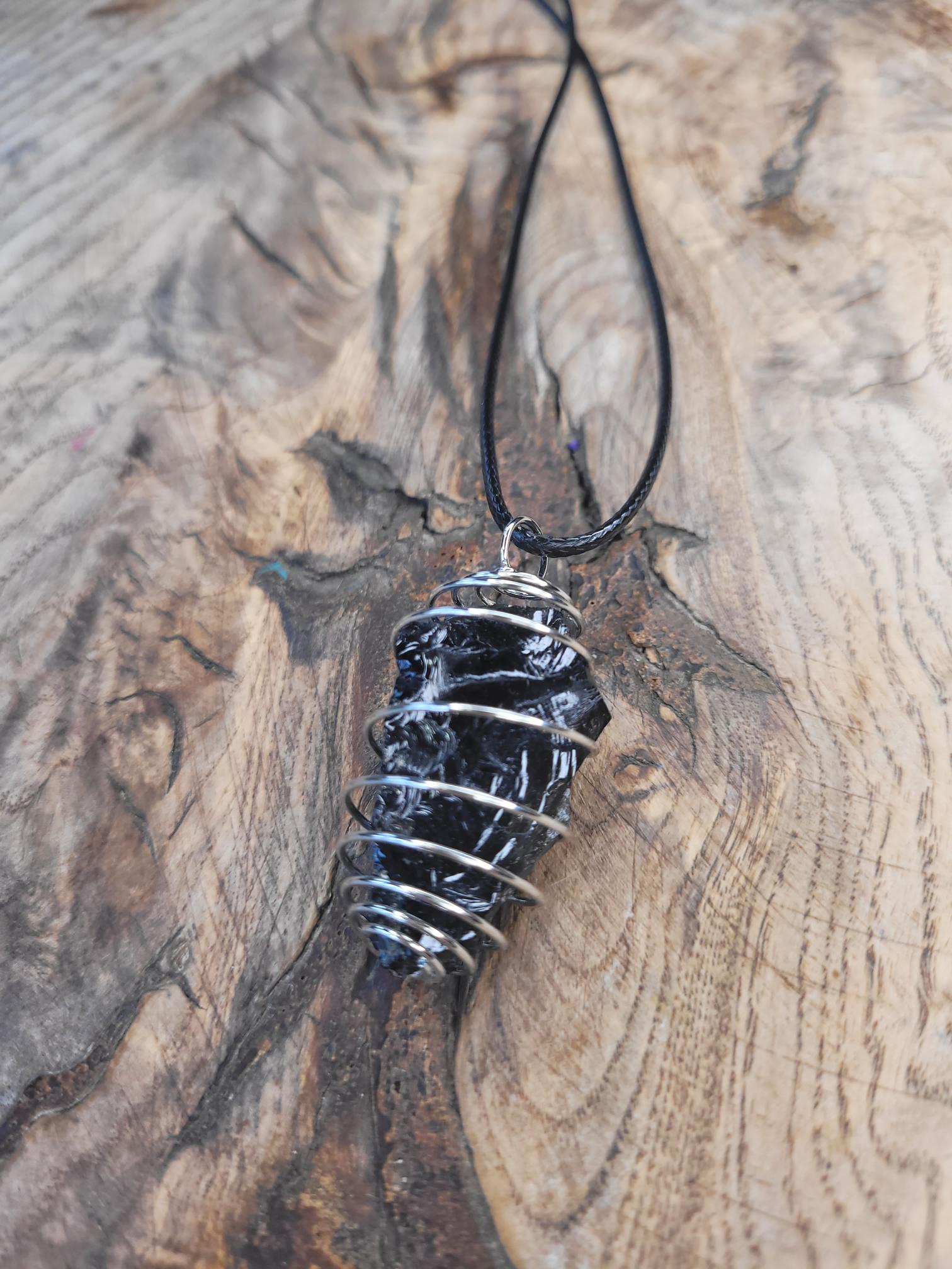 OBSIDIENNE NOIRE, soulage les troubles digestifs et apporte détente