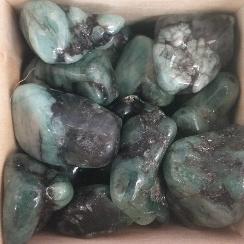 emeraude (pierre roulée) 