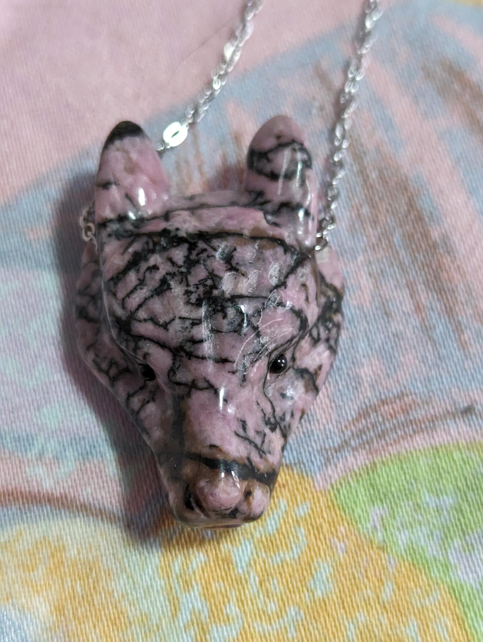 Rhodonite tête de loup