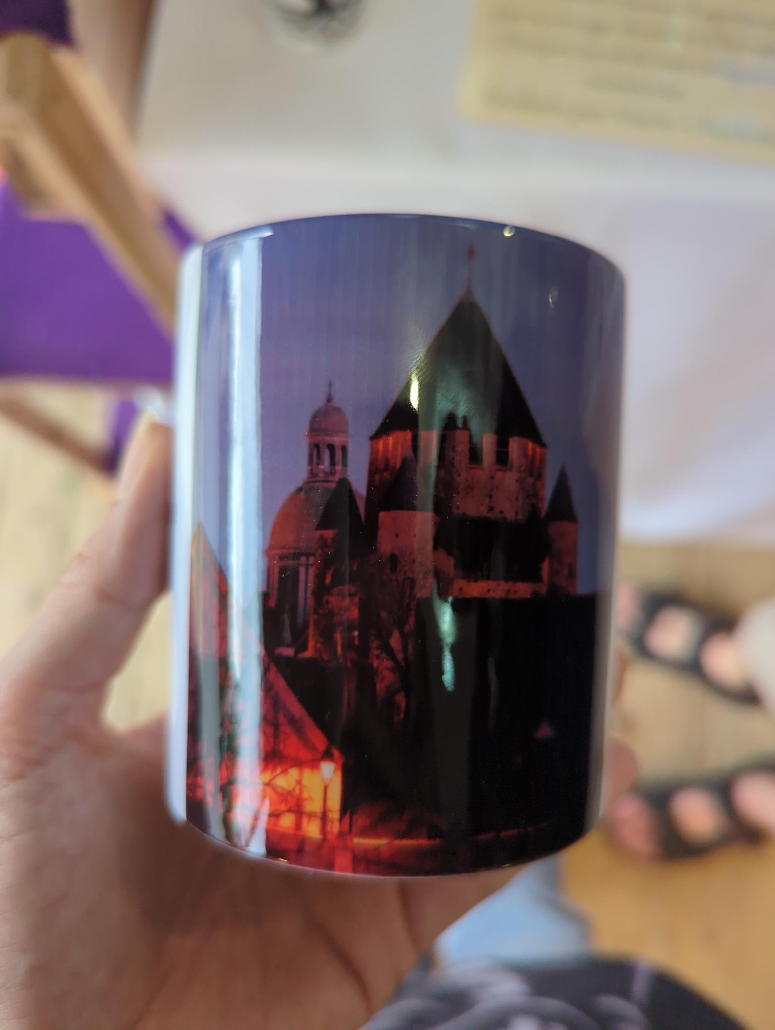 M076 mug tour César et sainte Quiriace nuit