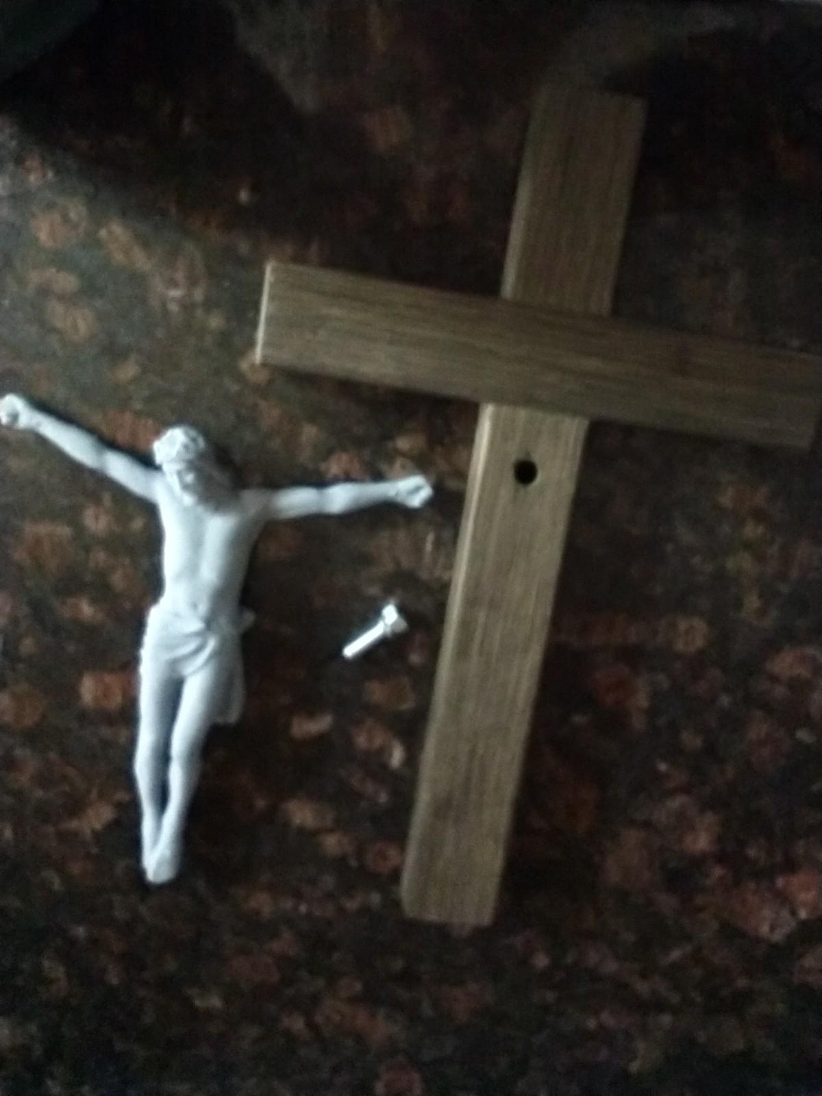 Assemble your own crucifix 