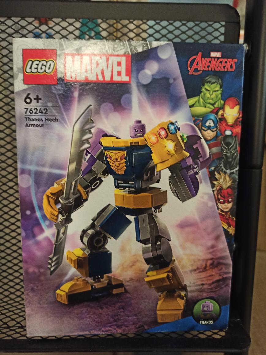 76242 Thanos Mech Armour 5702017419626