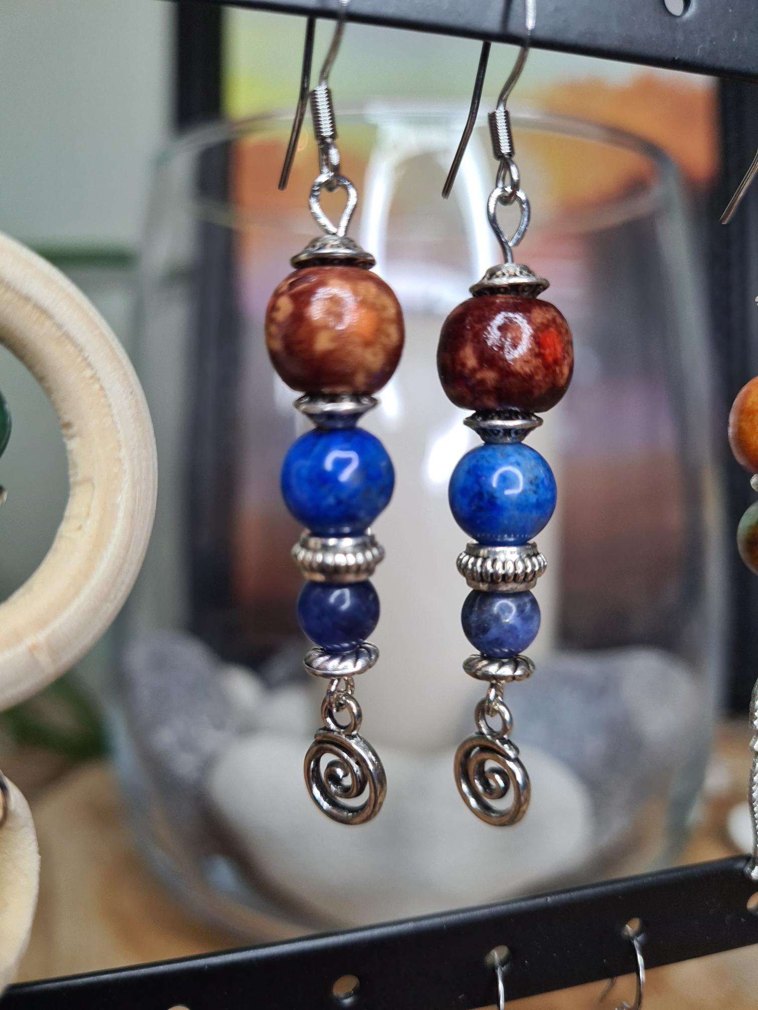 Boucles D'oreilles Lapis lazuli, Sodalite et bois 