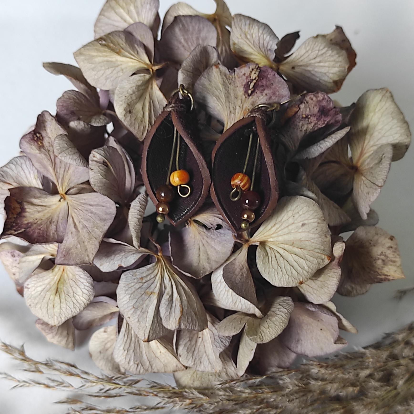 Boucles d&#039;oreilles Feuilles en cuir 