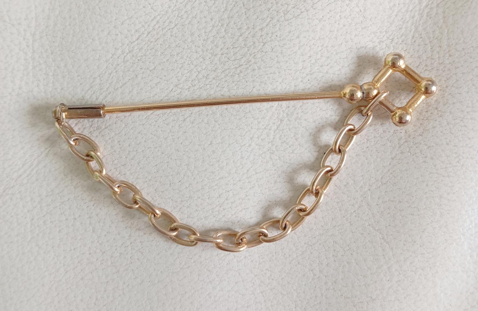 Pince à cravate avec chaine