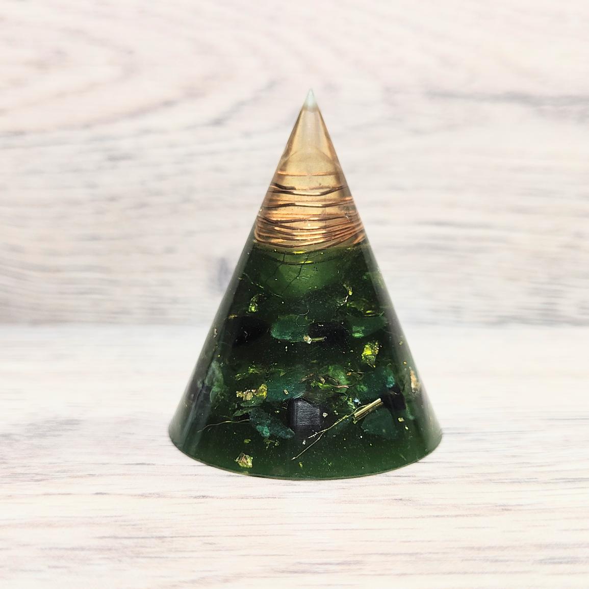 Orgonite conique aventurine tourmaline 